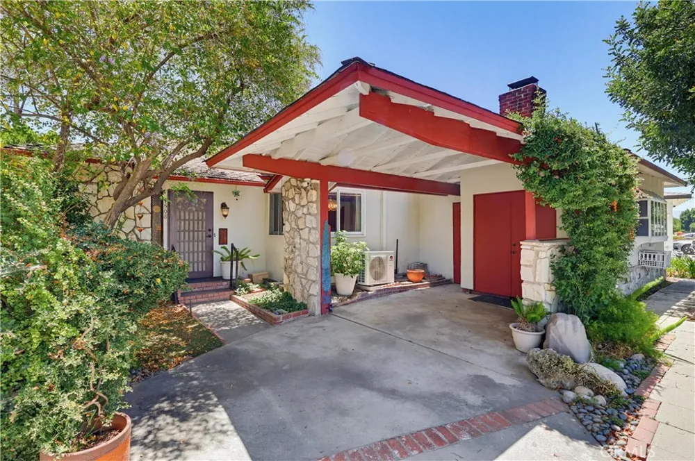 7508 Paso Robles Avenue Lake Balboa, CA 91406