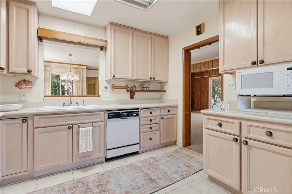 7508 Paso Robles Avenue Lake Balboa, CA 91406