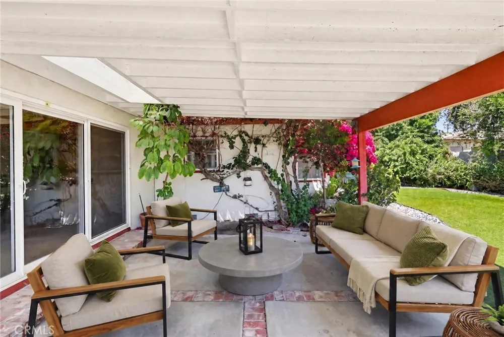7508 Paso Robles Avenue Lake Balboa, CA 91406