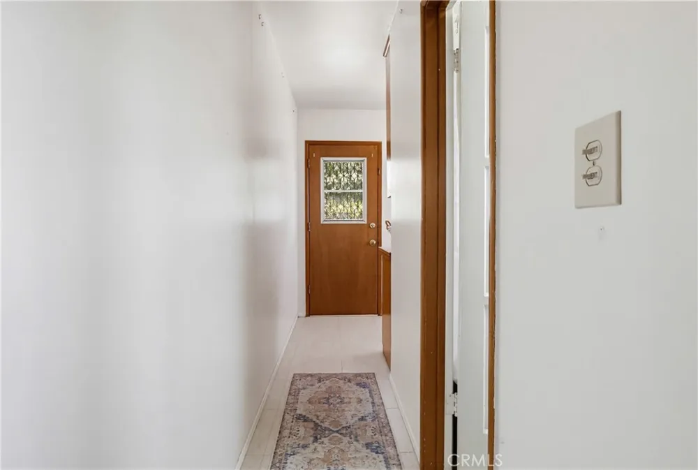 7508 Paso Robles Avenue Lake Balboa, CA 91406