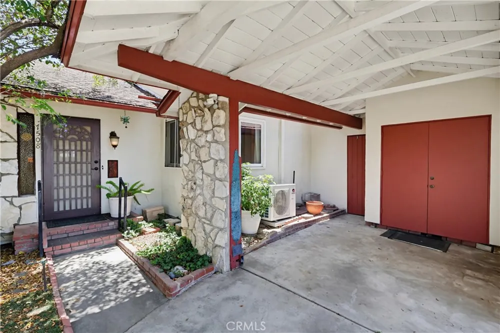 7508 Paso Robles Avenue Lake Balboa, CA 91406