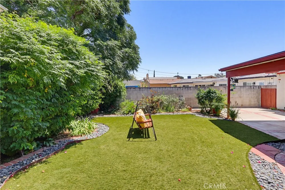 7508 Paso Robles Avenue Lake Balboa, CA 91406