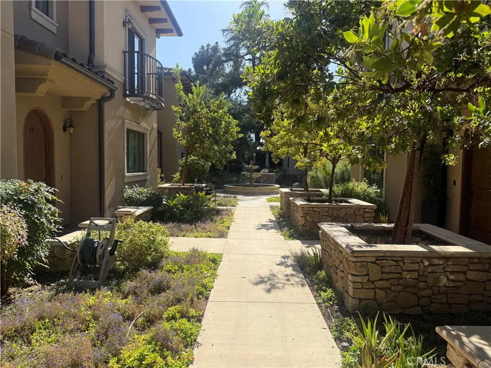 158 S Sierra Madre Pasadena, CA 91107