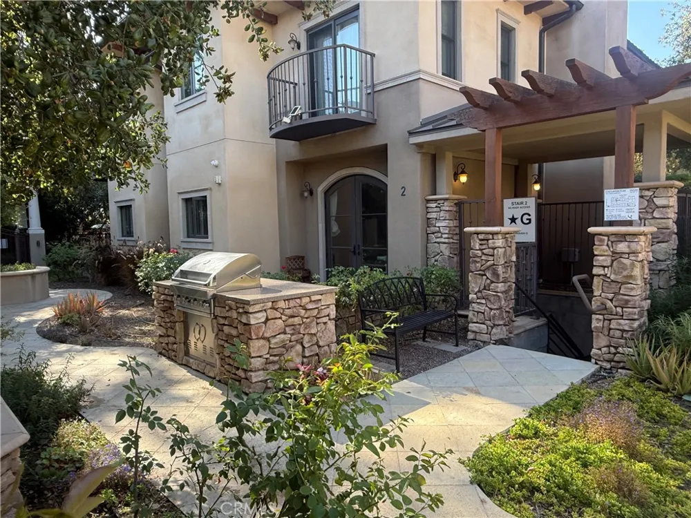 158 S Sierra Madre Pasadena, CA 91107