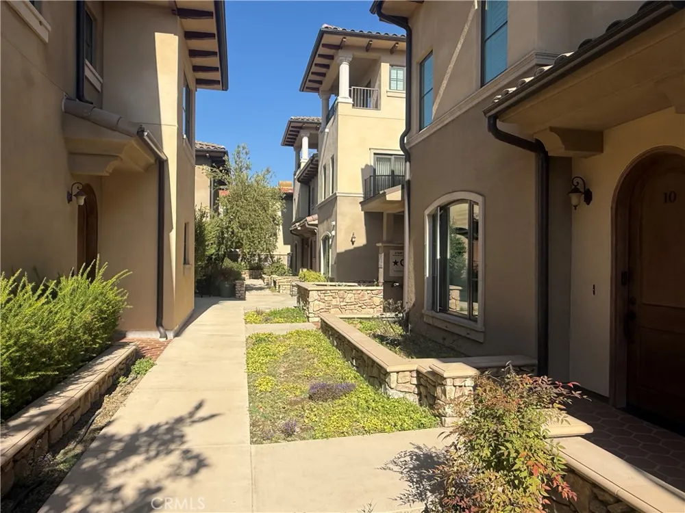 158 S Sierra Madre Pasadena, CA 91107