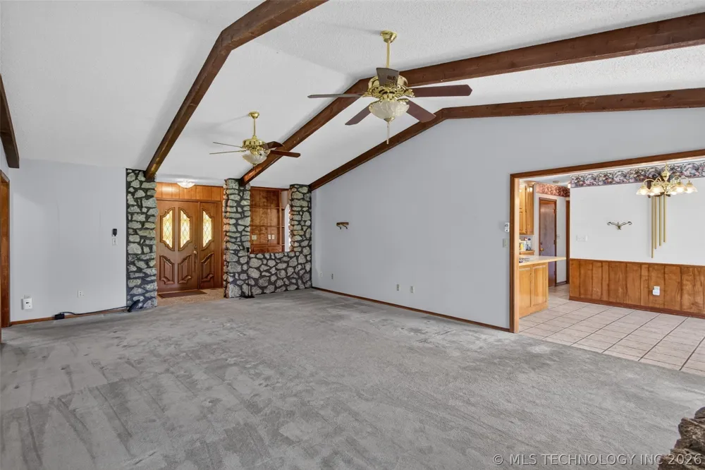 1102 Delaware Street Chouteau, OK 74337