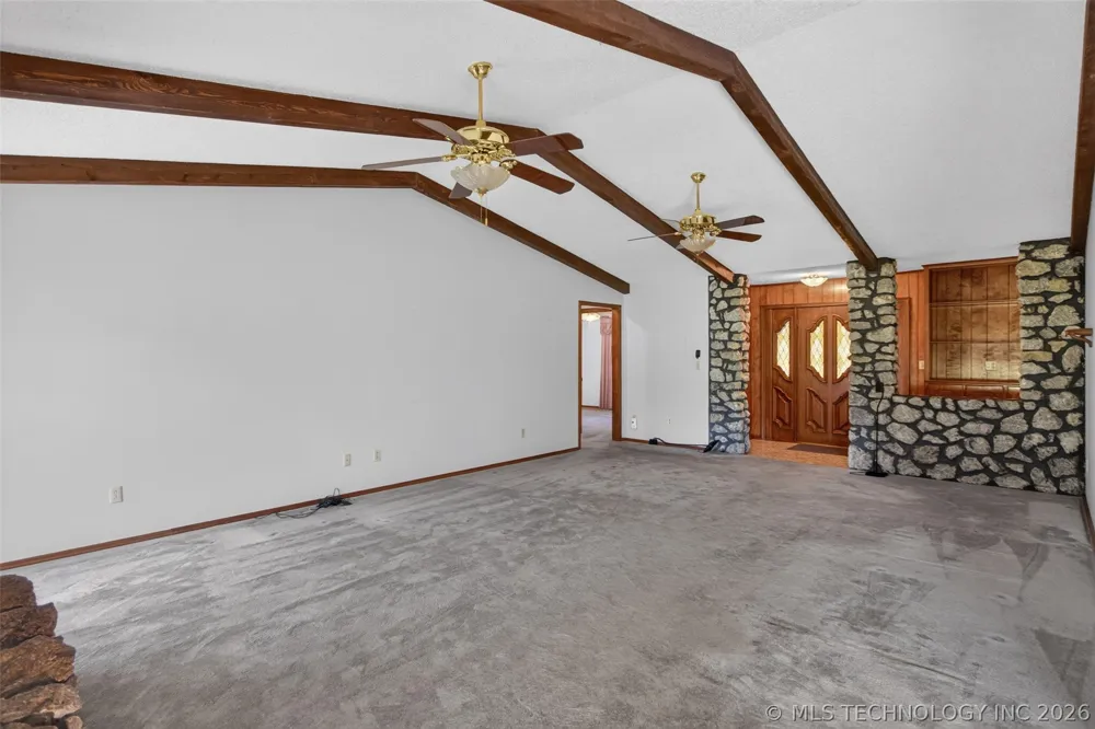 1102 Delaware Street Chouteau, OK 74337