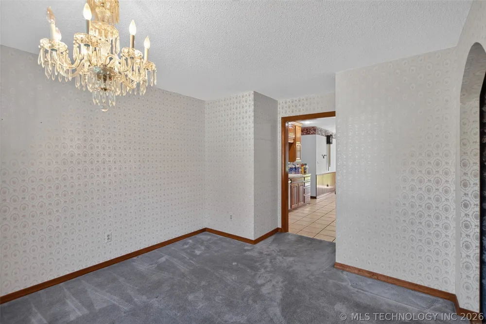 1102 Delaware Street Chouteau, OK 74337