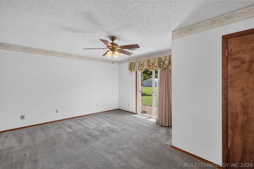 1102 Delaware Street Chouteau, OK 74337