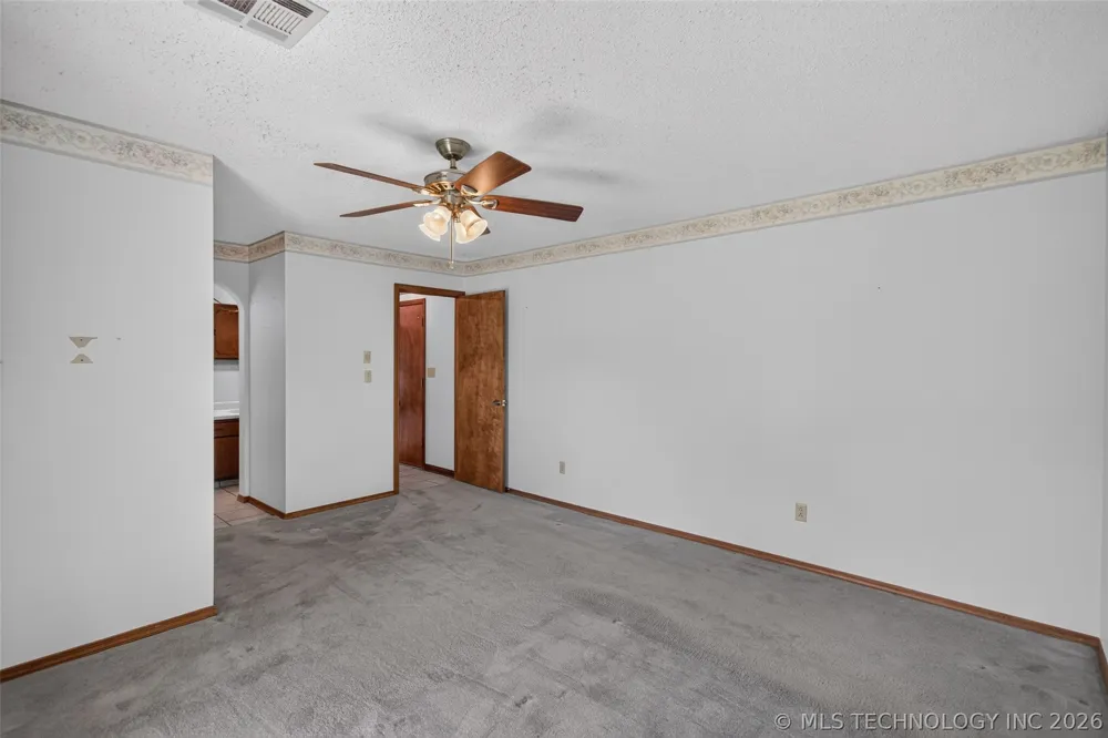 1102 Delaware Street Chouteau, OK 74337