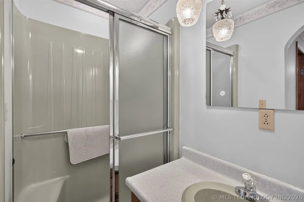 1102 Delaware Street Chouteau, OK 74337