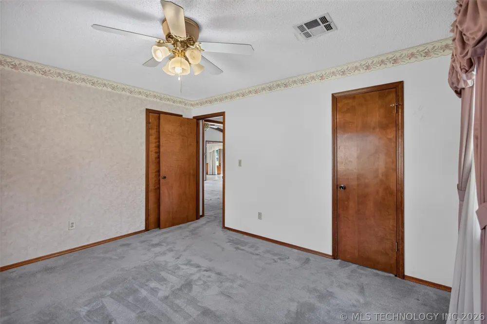 1102 Delaware Street Chouteau, OK 74337