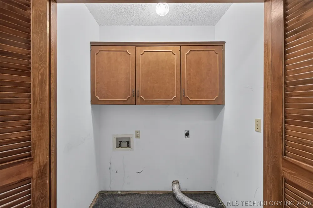 1102 Delaware Street Chouteau, OK 74337