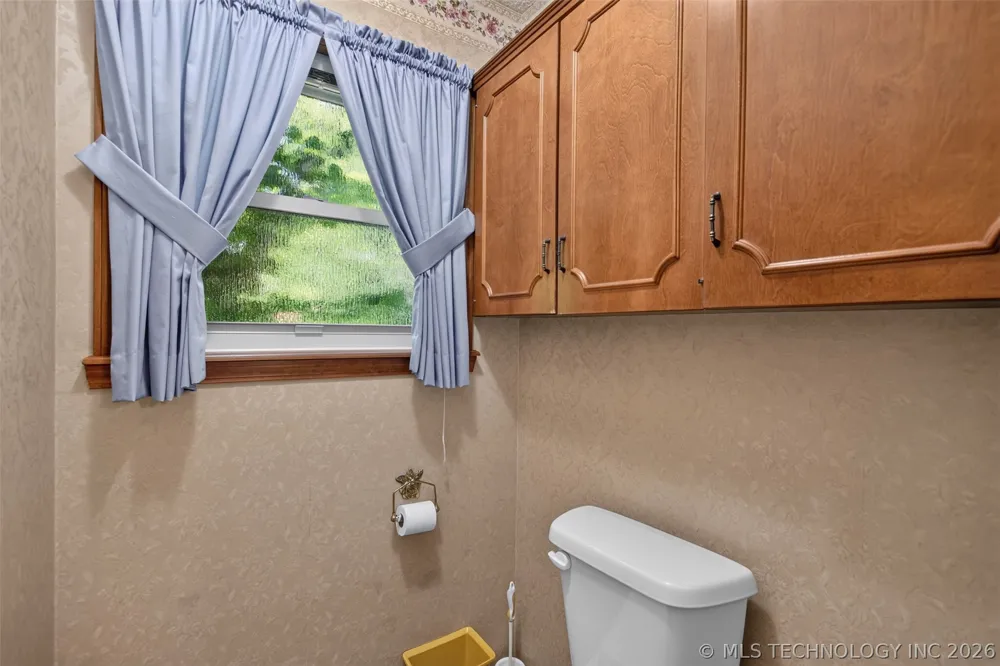 1102 Delaware Street Chouteau, OK 74337