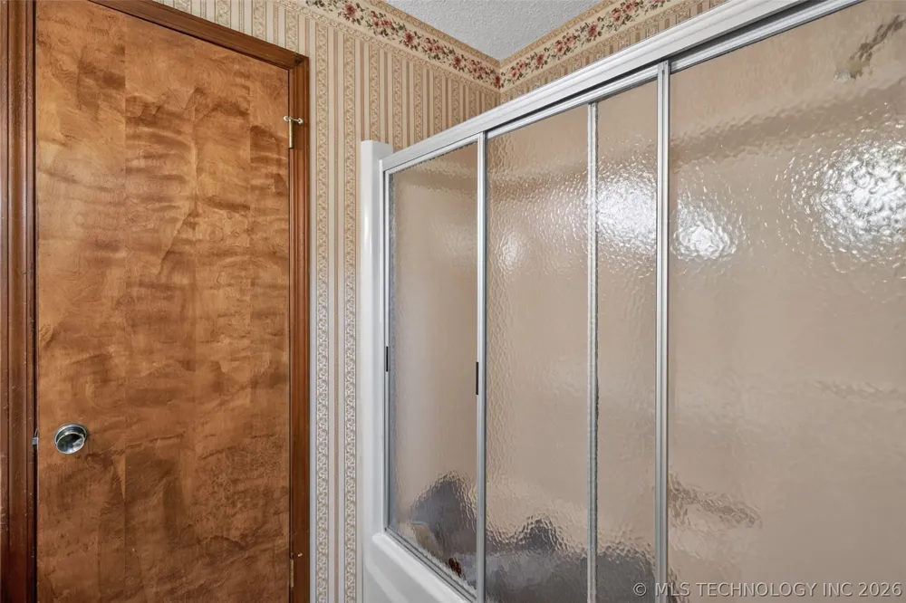 1102 Delaware Street Chouteau, OK 74337