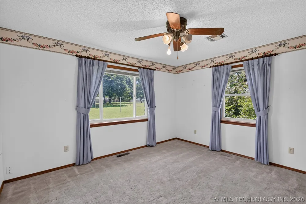 1102 Delaware Street Chouteau, OK 74337