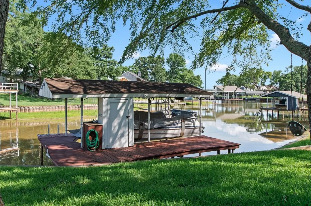 120 Los Peces Gun Barrel City, TX 75156