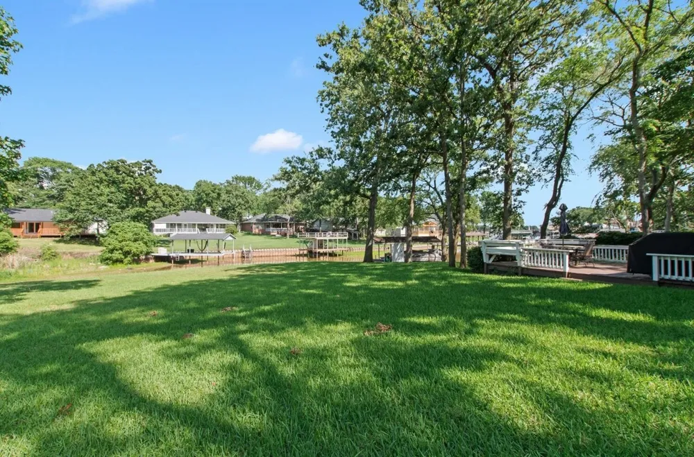 120 Los Peces Gun Barrel City, TX 75156