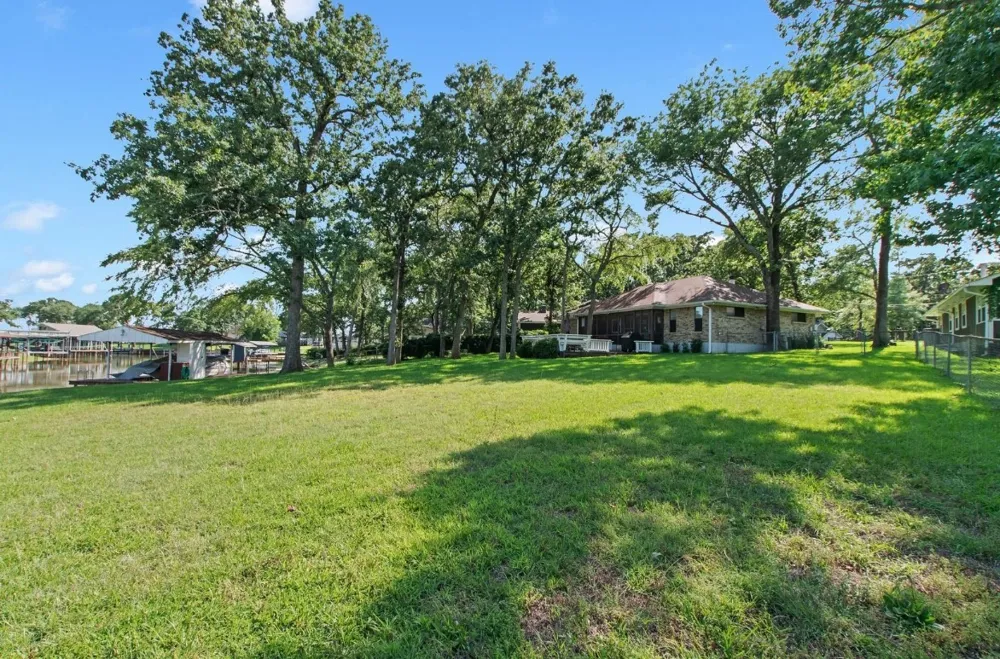 120 Los Peces Gun Barrel City, TX 75156