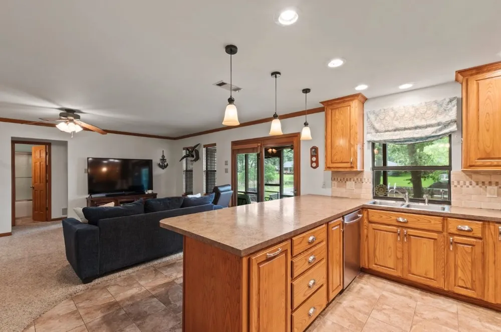 120 Los Peces Gun Barrel City, TX 75156