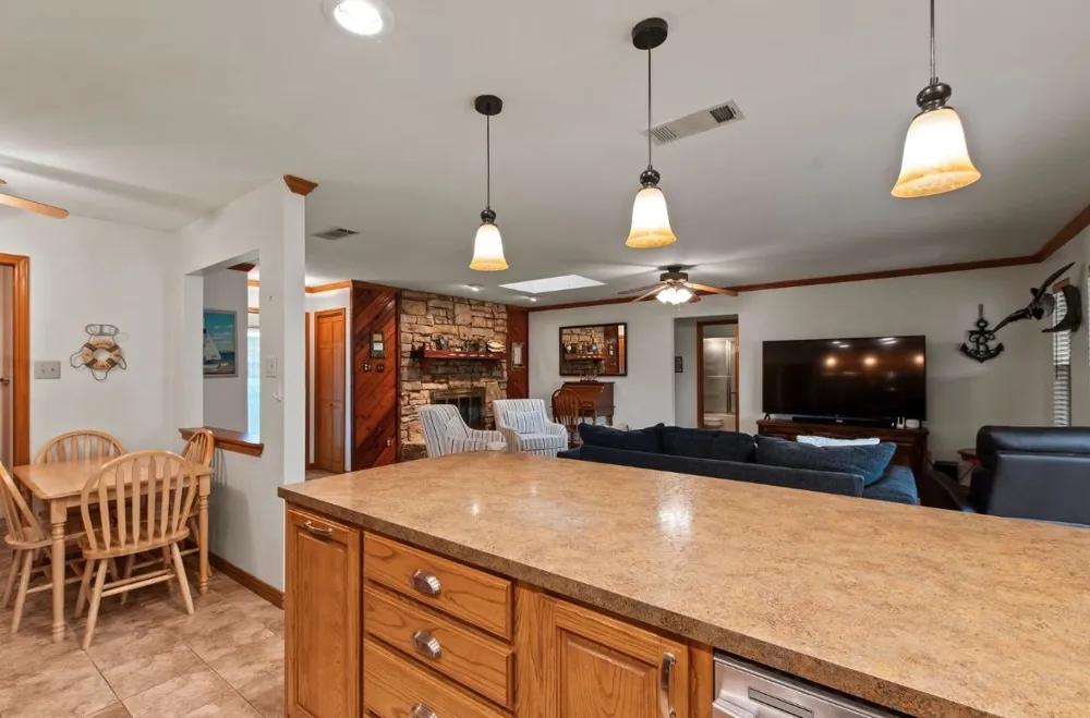 120 Los Peces Gun Barrel City, TX 75156