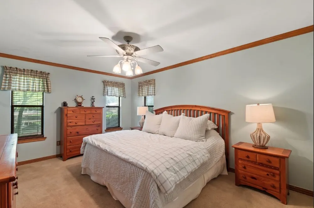 120 Los Peces Gun Barrel City, TX 75156