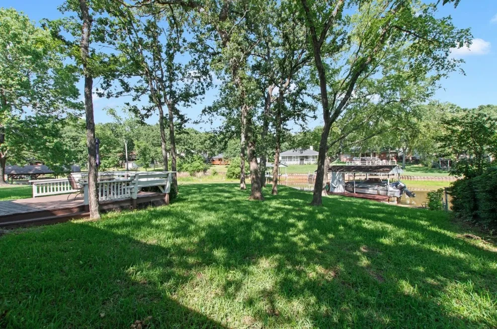 120 Los Peces Gun Barrel City, TX 75156