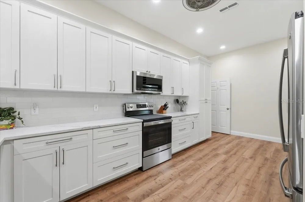 730 MARTINIQUE CIRCLE Lakeland, FL 33803