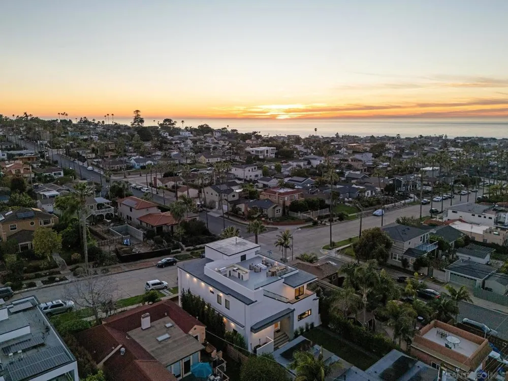4386 NEWPORT AVE San Diego, CA 92107