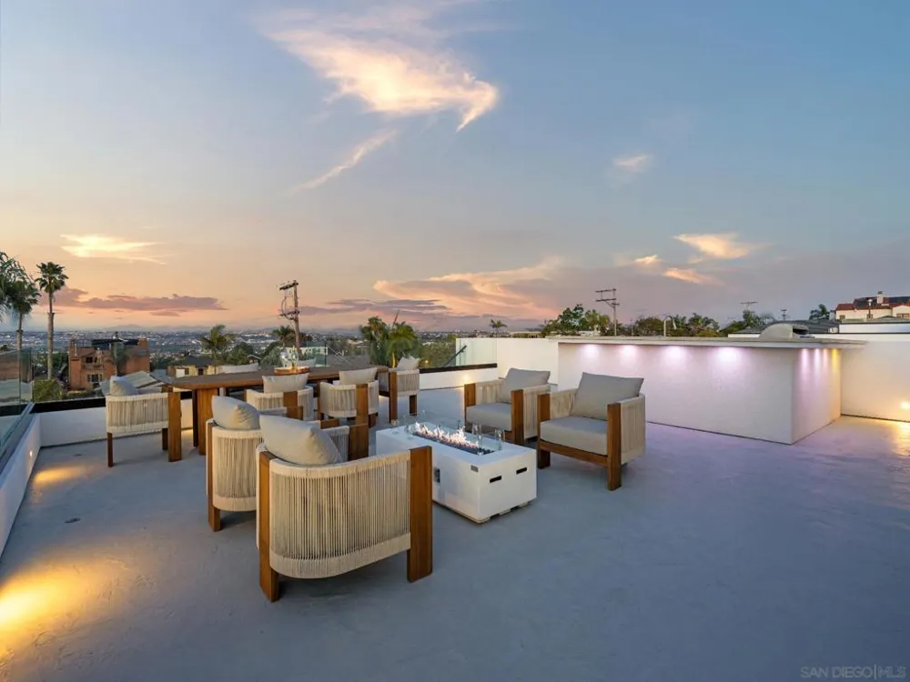 4386 NEWPORT AVE San Diego, CA 92107
