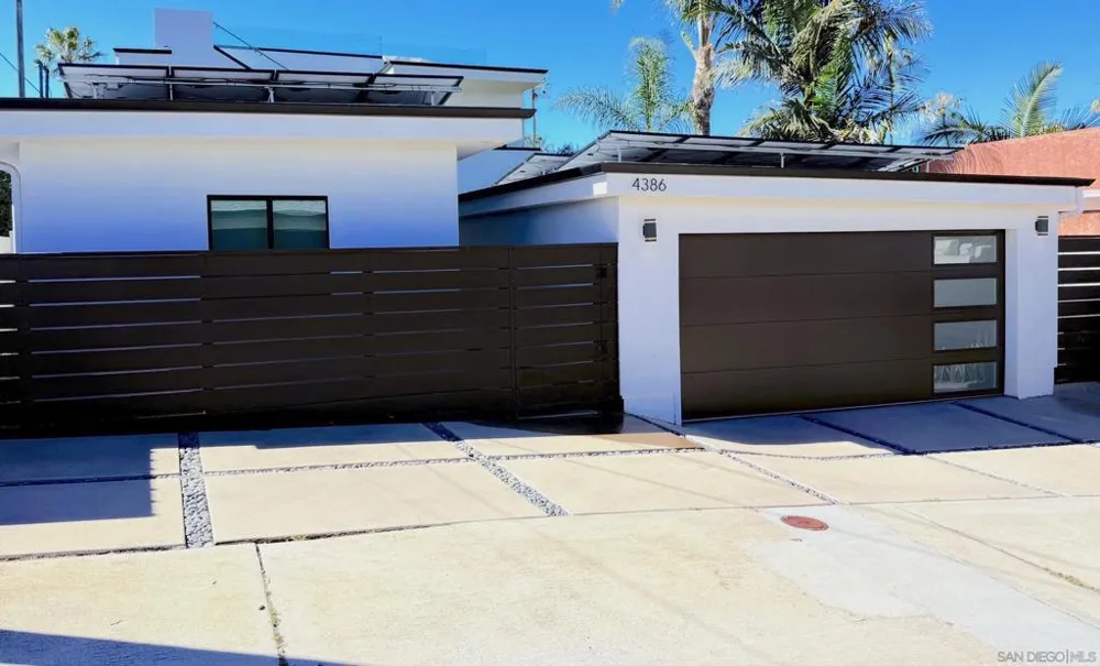 4386 NEWPORT AVE San Diego, CA 92107