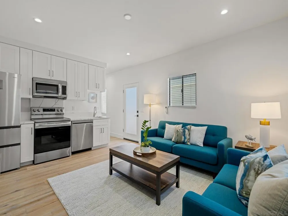 4386 NEWPORT AVE San Diego, CA 92107