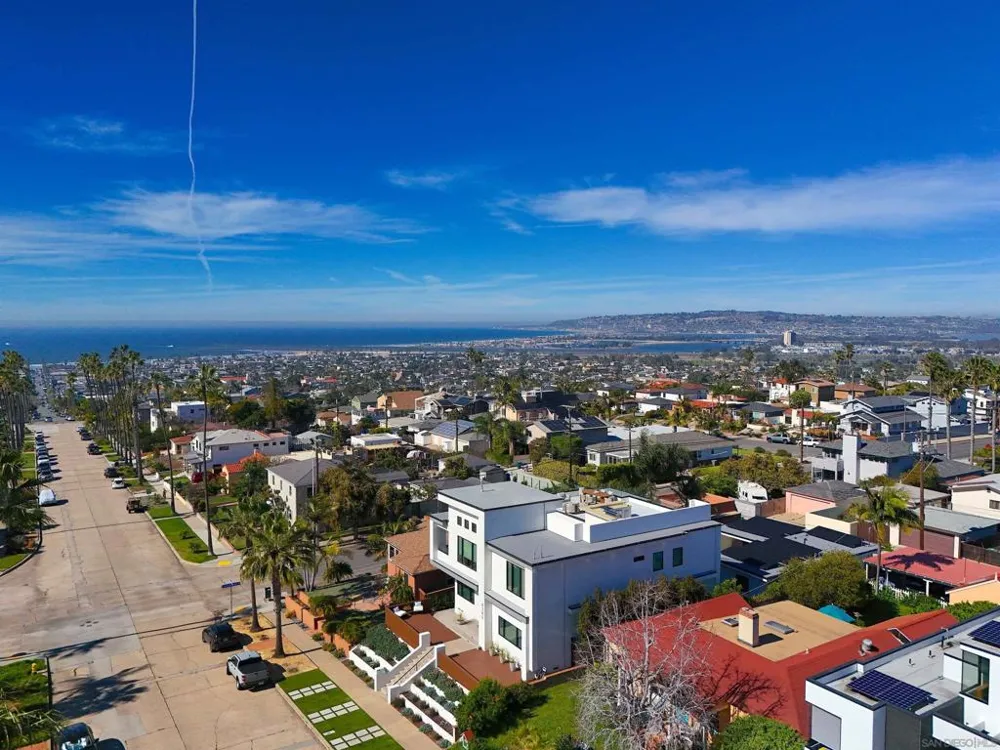 4386 NEWPORT AVE San Diego, CA 92107