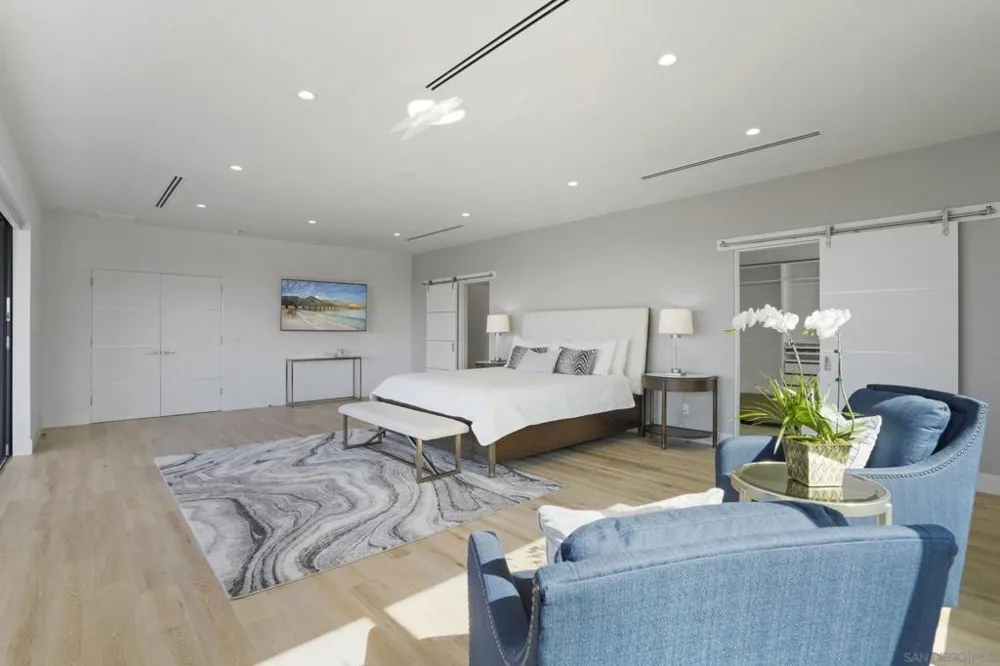 4386 NEWPORT AVE San Diego, CA 92107