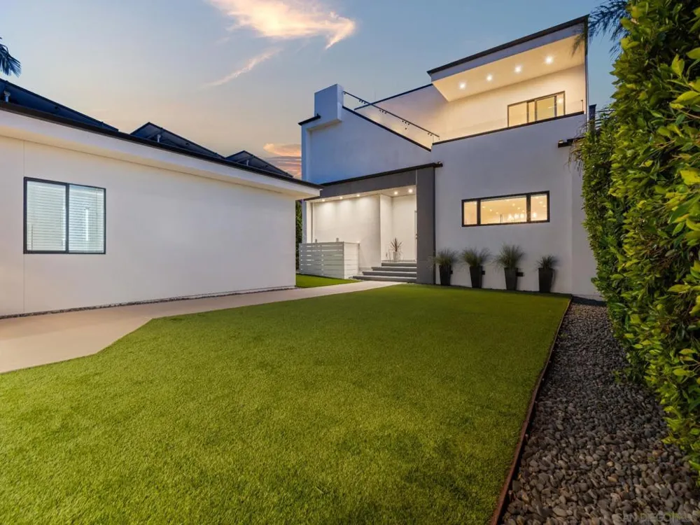 4386 NEWPORT AVE San Diego, CA 92107