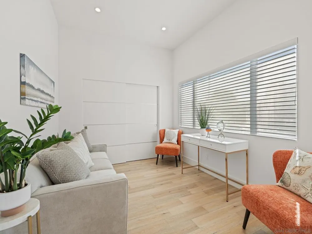 4386 NEWPORT AVE San Diego, CA 92107