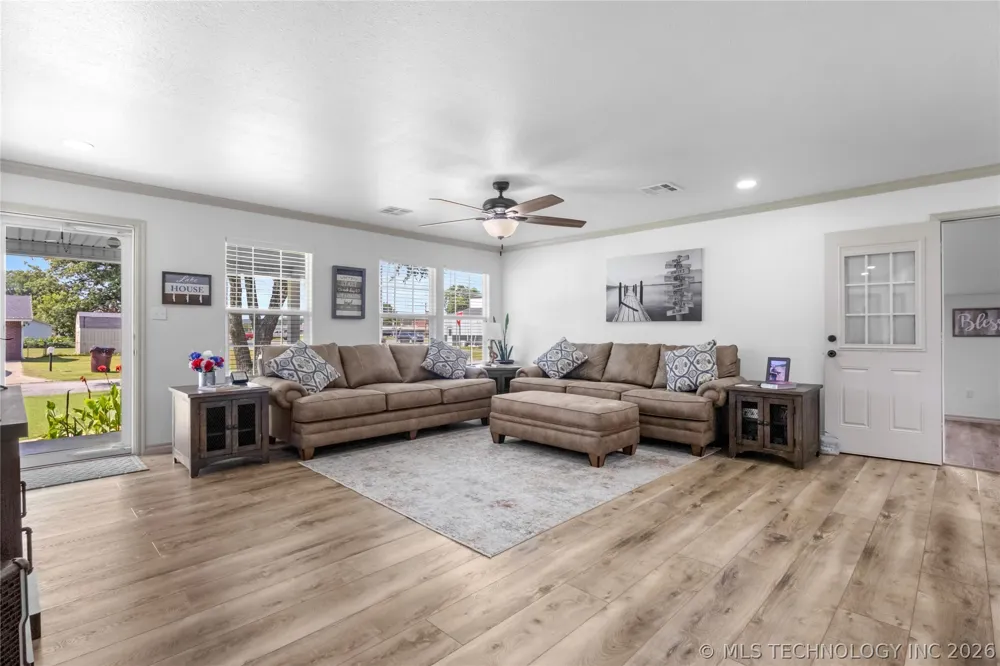 103 E Elm Avenue Eufaula, OK 74432