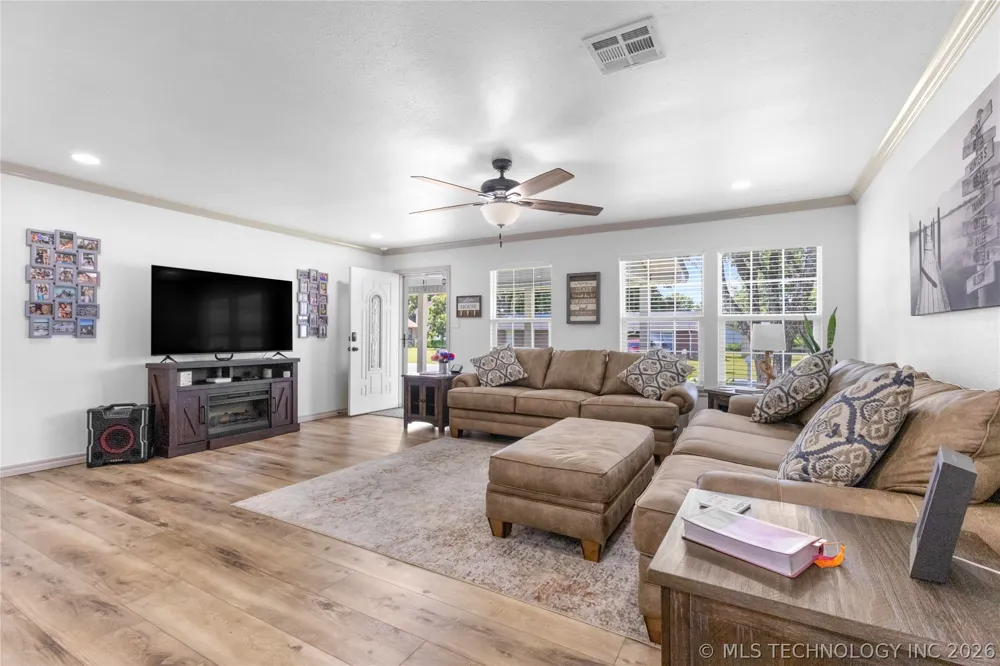 103 E Elm Avenue Eufaula, OK 74432