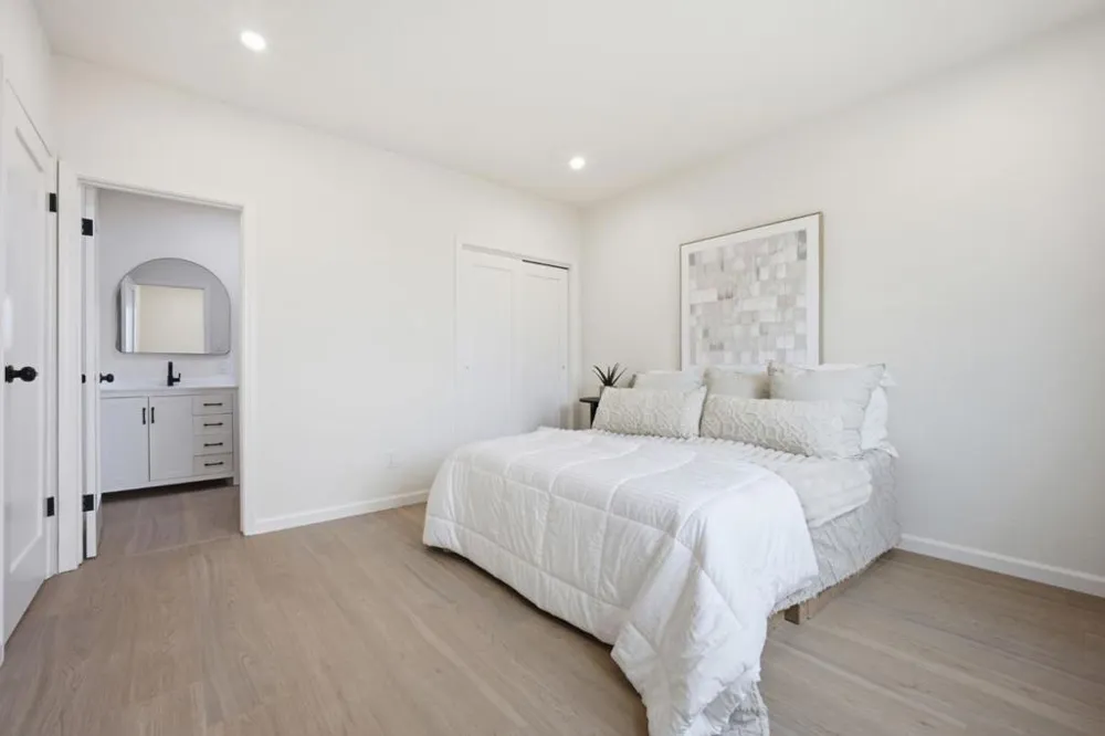 518 Athens Street San Francisco, CA 94112