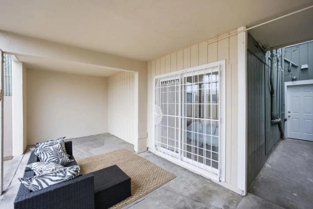 518 Athens Street San Francisco, CA 94112