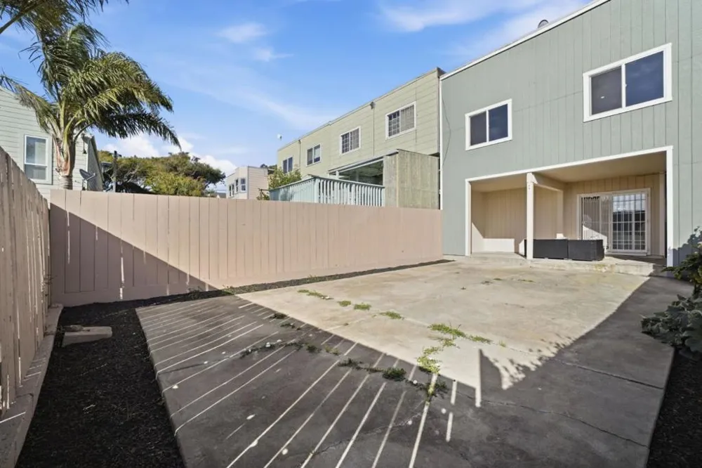 518 Athens Street San Francisco, CA 94112