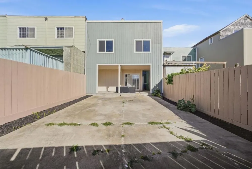 518 Athens Street San Francisco, CA 94112