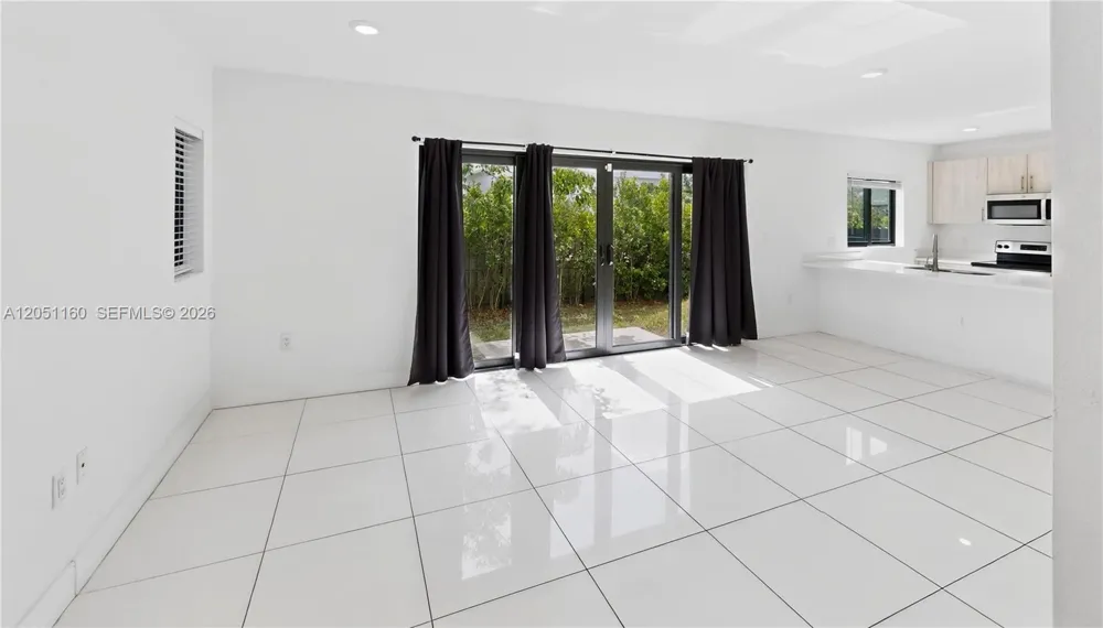 205 NW 12th Ct Florida City, FL 33034
