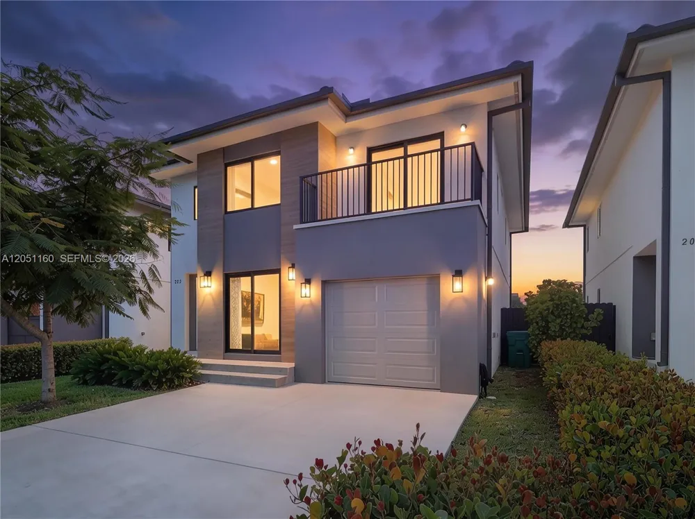 205 NW 12th Ct Florida City, FL 33034