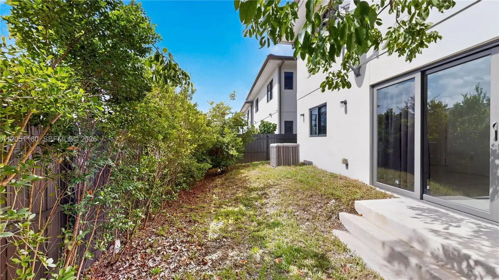 205 NW 12th Ct Florida City, FL 33034