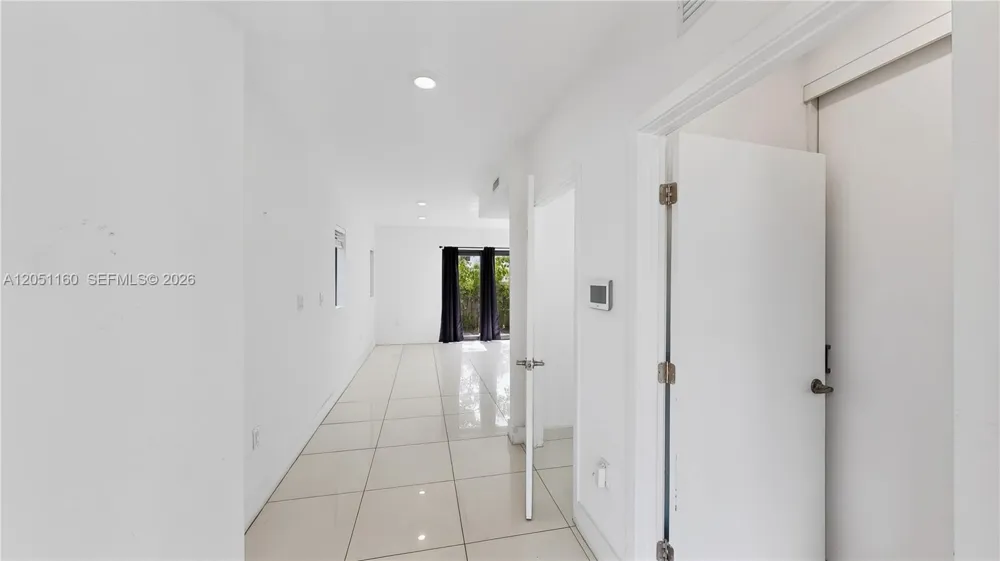 205 NW 12th Ct Florida City, FL 33034