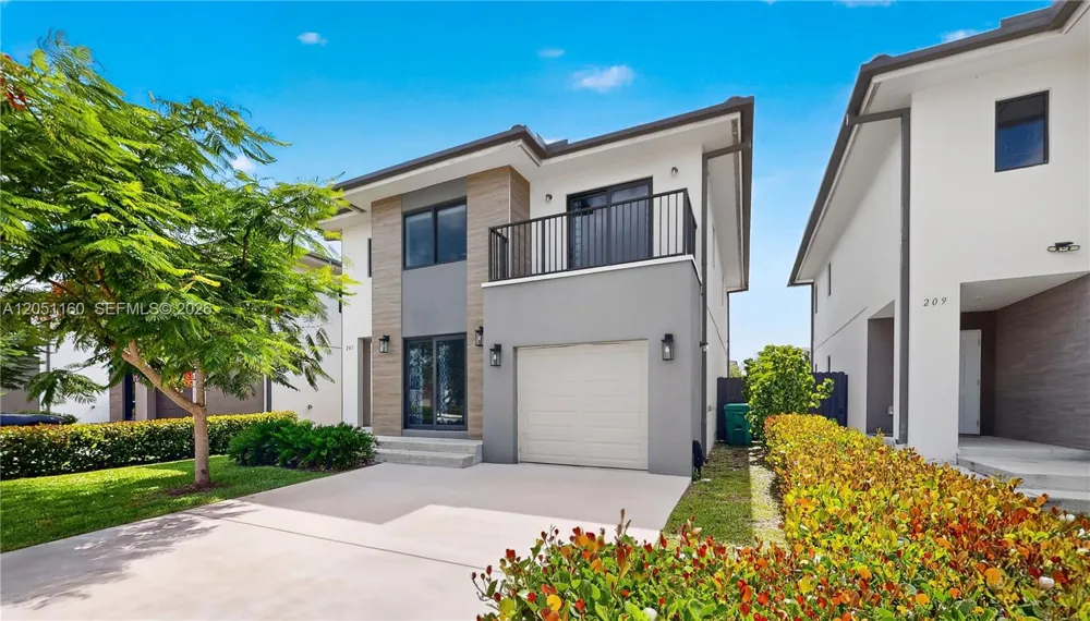 205 NW 12th Ct Florida City, FL 33034