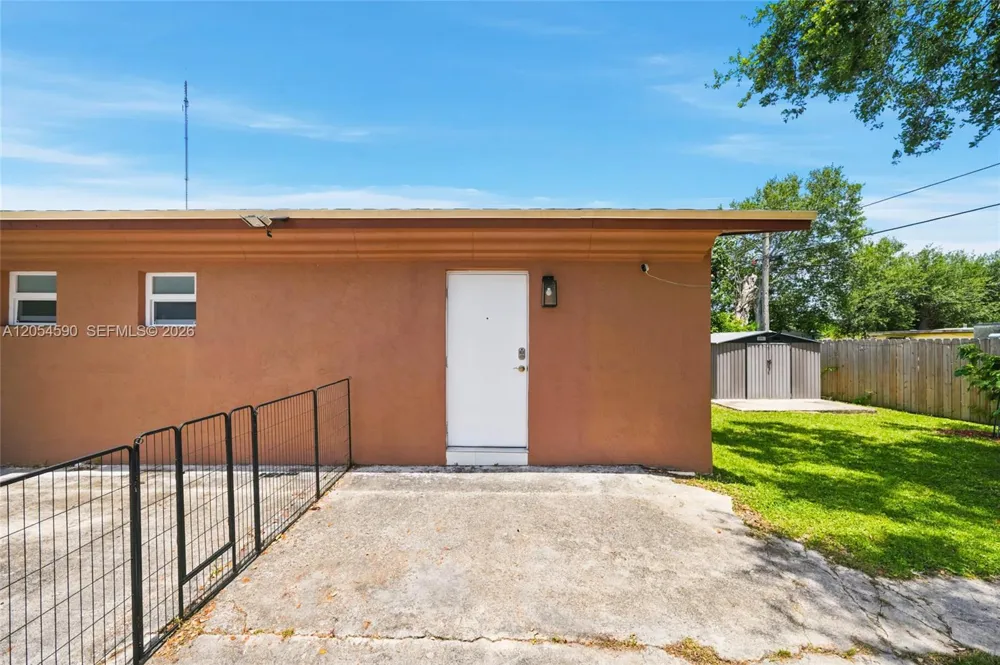 5632 SW 36th Ct West Park, FL 33023