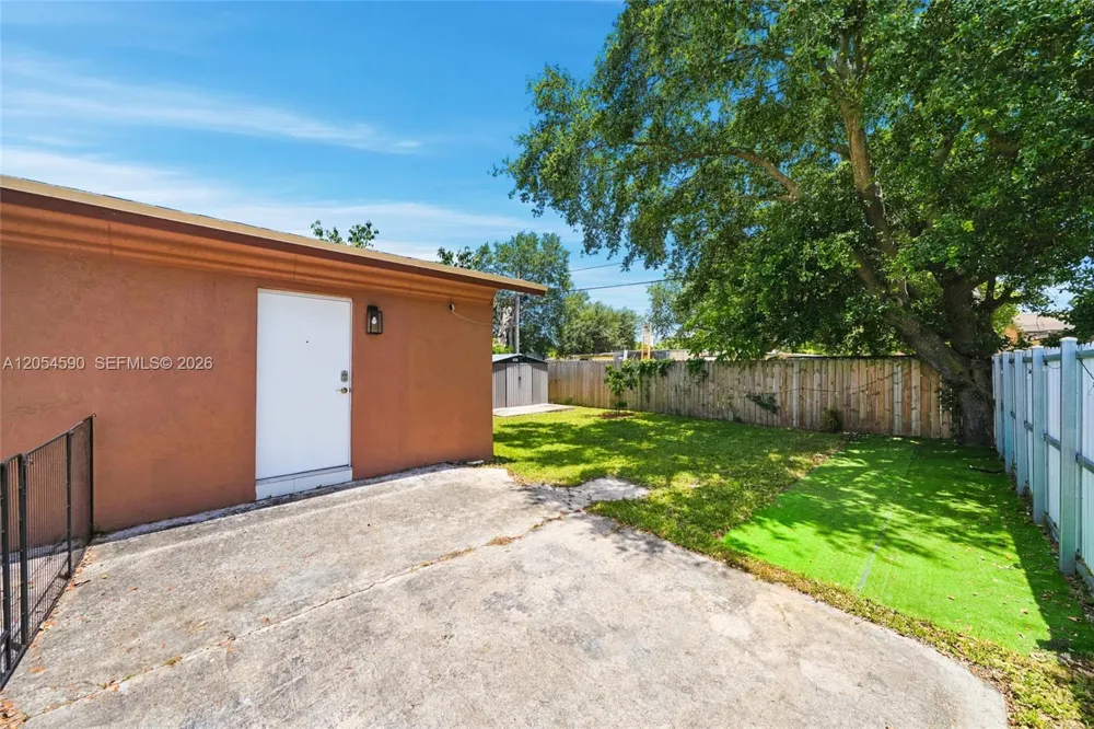 5632 SW 36th Ct West Park, FL 33023