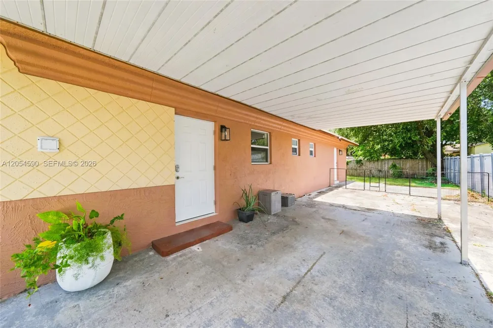 5632 SW 36th Ct West Park, FL 33023